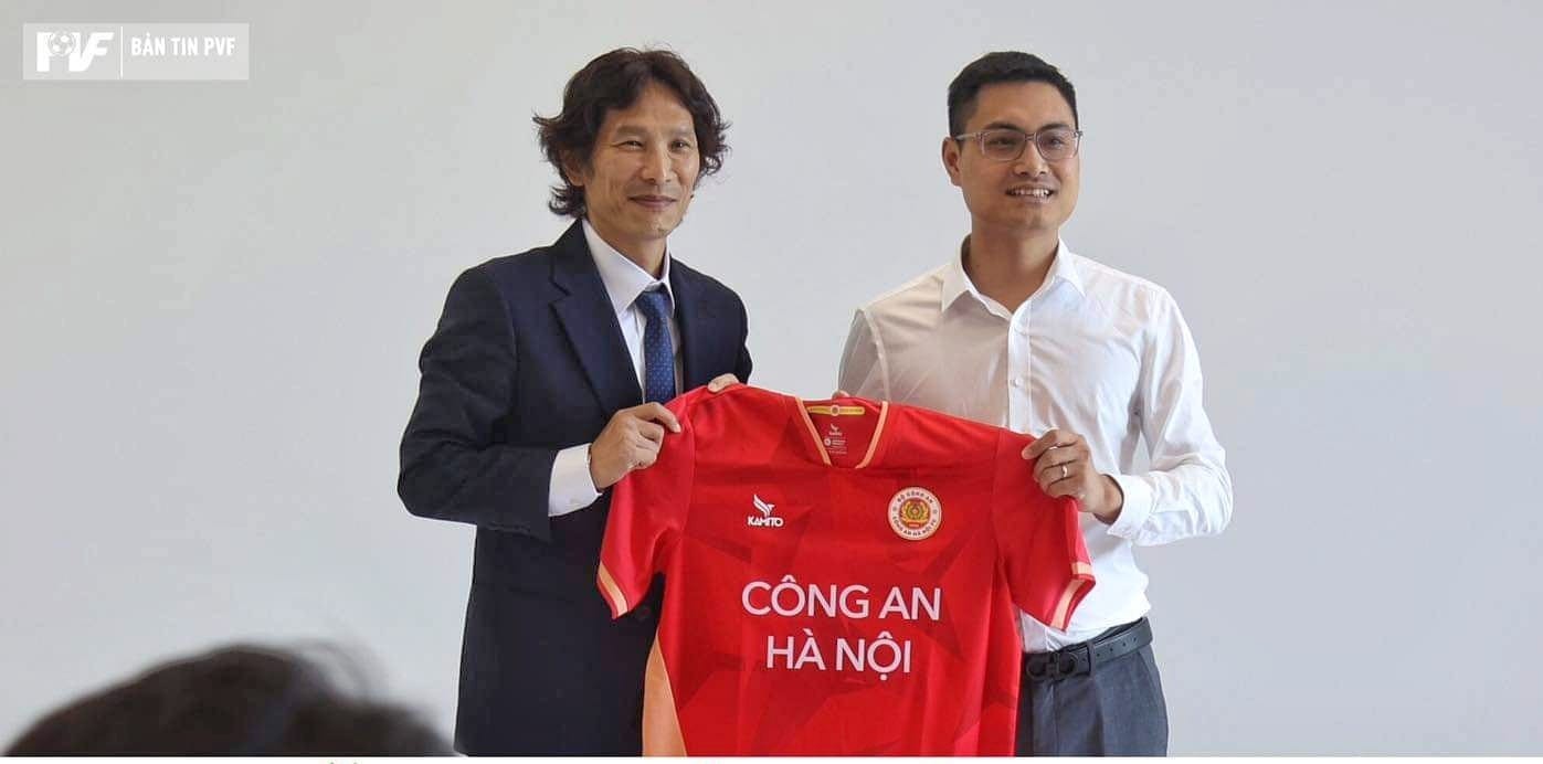 HLV Gong Oh-kyun tạm trở về Hàn Quốc sau khi ký hợp đồng chính thức với CLB CAHN