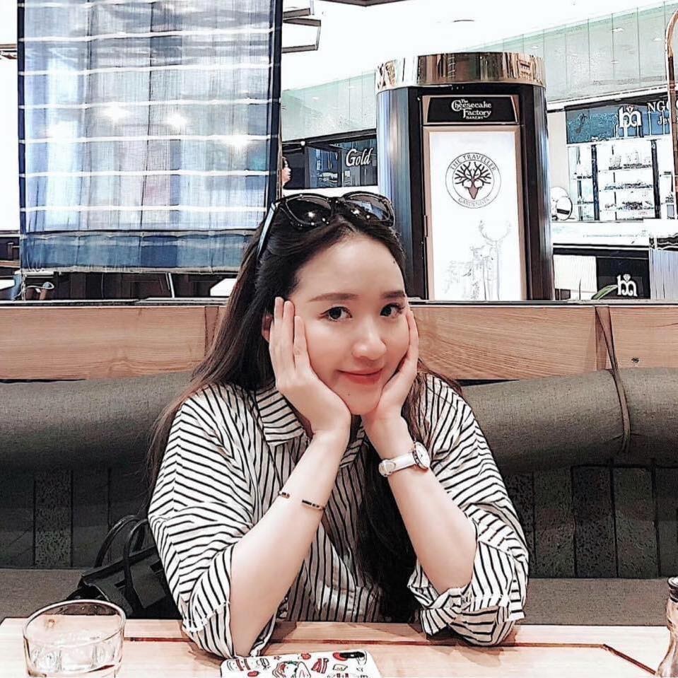 Mỗi lần xuất hiện Nhuệ Giang luôn biết cách khiến người ta phải chú ý dù cô nàng không thuộc tip trang điểm đậm hay ăn mặc quá sexy