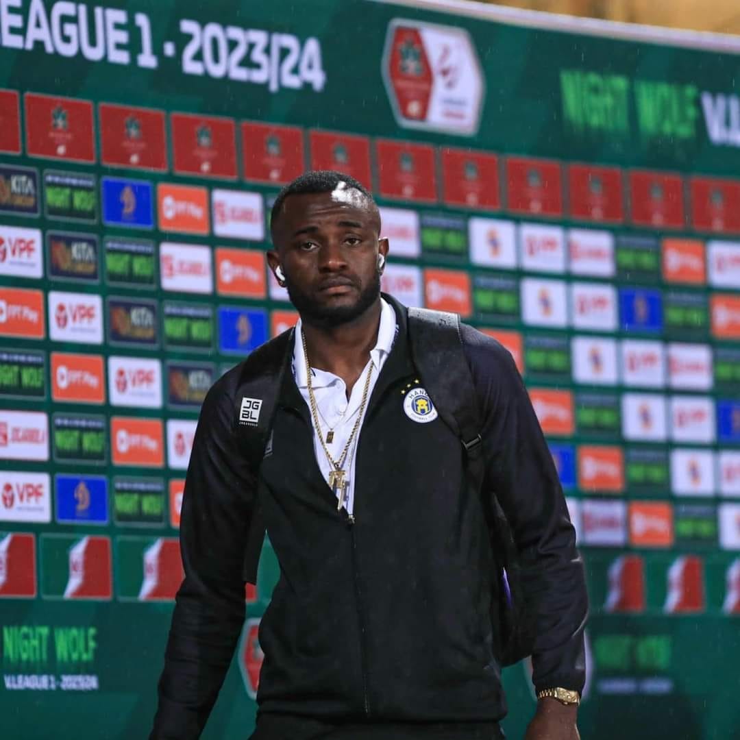 Tiền đạo Joel Tagueu bị AFC phạt 1000 USD và treo giò 2 trận tại AFC Champions League Tiền đạo Joel Tagueu bị AFC phạt 1000 USD và treo giò 2 trận tại AFC Champions League
