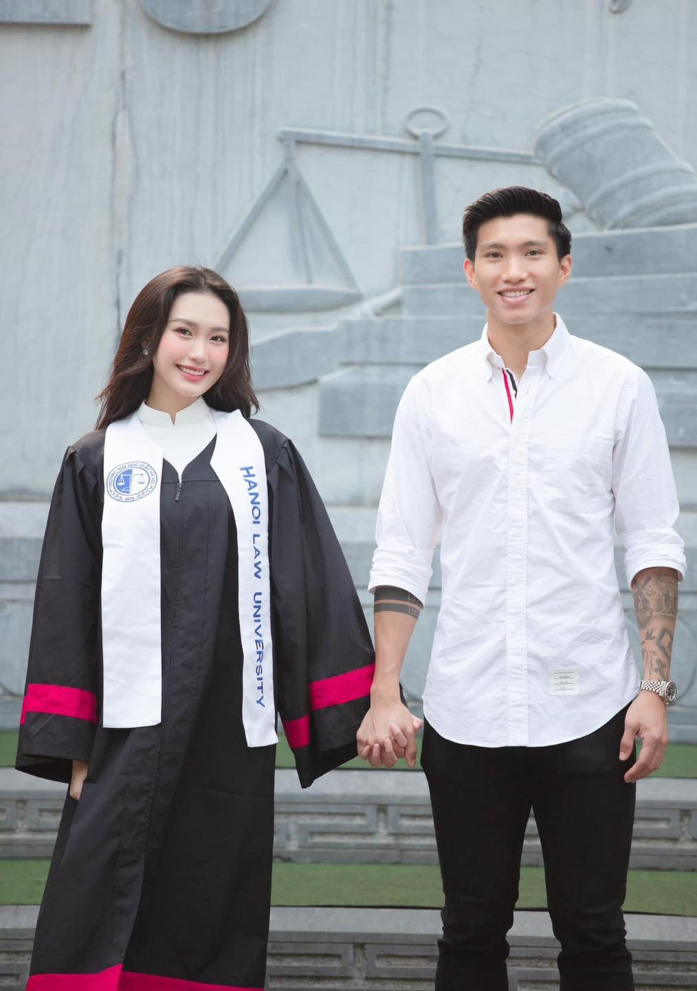 Ngoài ngoại hình thu hút, Doãn Hải My còn là một trong những nàng WAG được đánh giá cao nhờ vẻ đẹp tài năng và tri thức. Không chỉ theo học đại học Luật, Hải My cũng có chứng chỉ ngoại ngữ Ielts 7.0