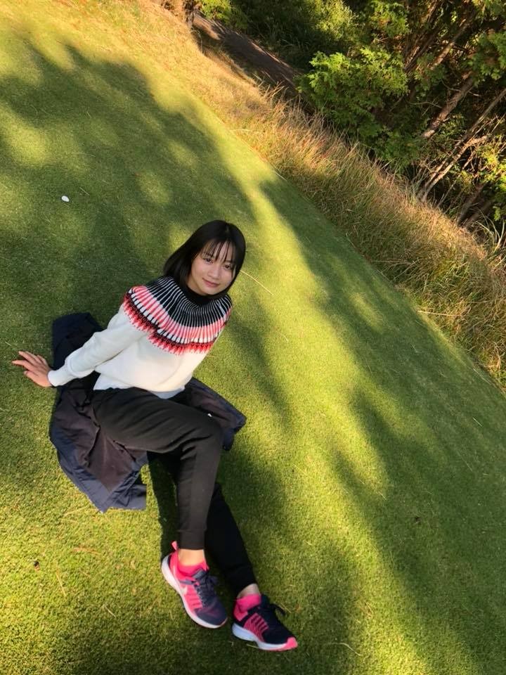 Hot girl tuyển nữ Việt Nam được bạn trai lái xe tiền tỷ đến đón - Ảnh 2