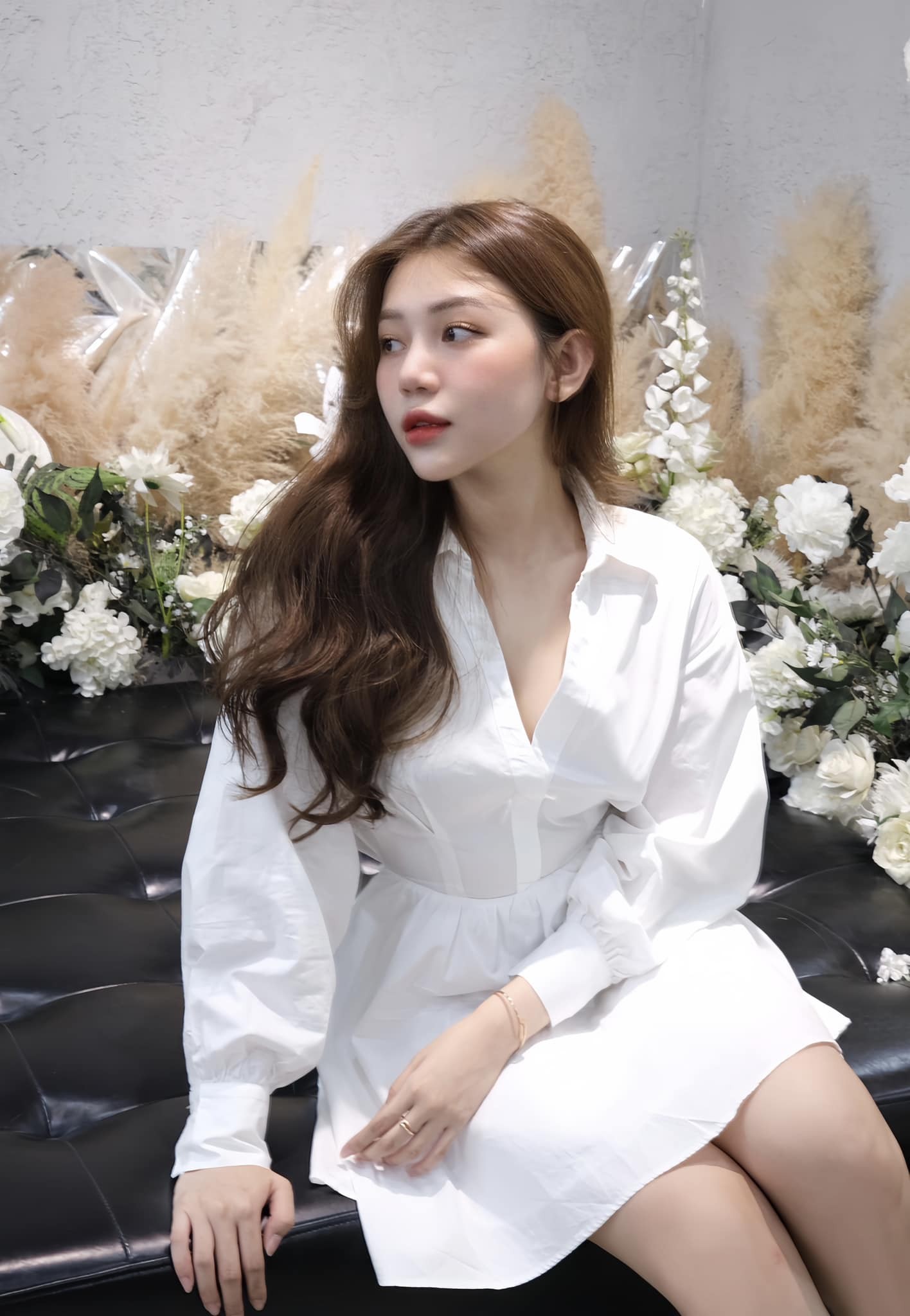 Cô sở hữu gương mặt khả ái với vẻ đẹp ngọt ngào, nữ tính