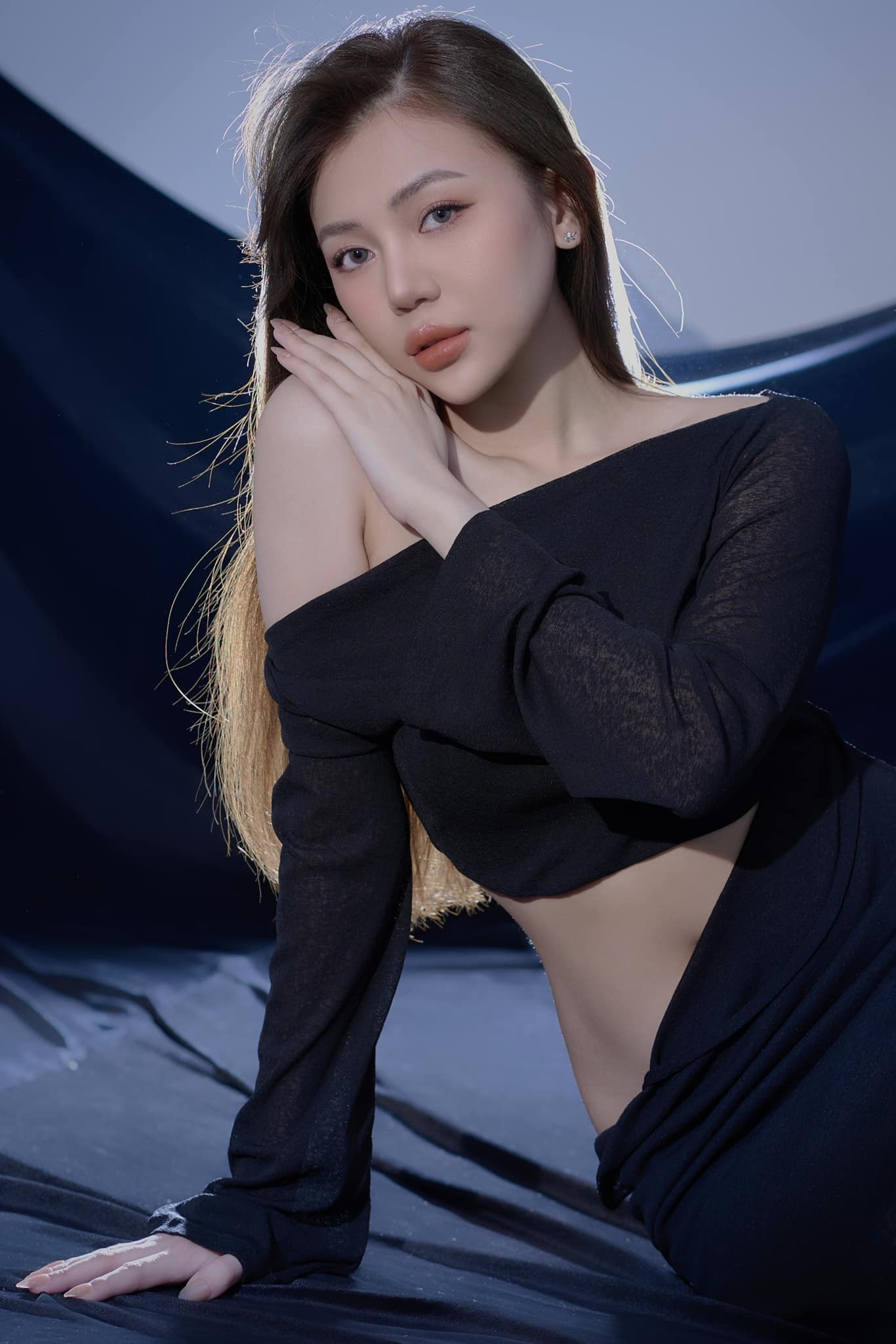 Cô nàng sinh năm 2000 thường chú ý đến chế độ ăn uống và chăm chỉ tập luyện thể dục để giữ gìn vóc dáng săn chắc, gợi cảm