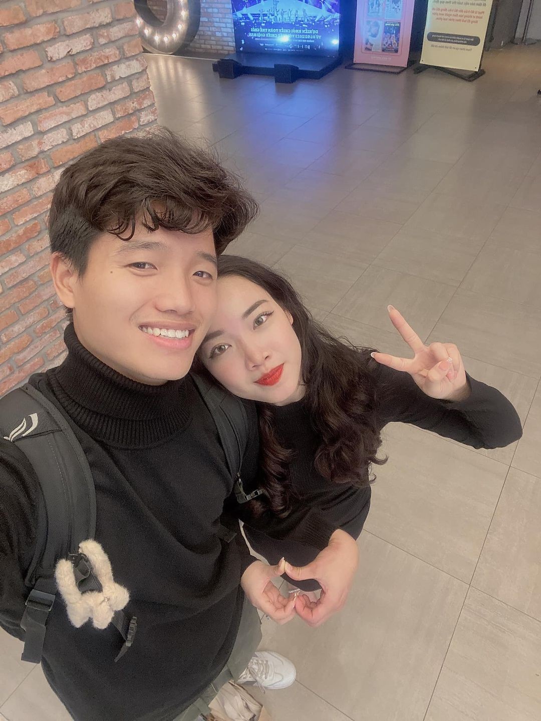 Cựu thủ môn U23 Việt Nam sắp lên xe hoa với cô giáo tiểu học - Ảnh 1