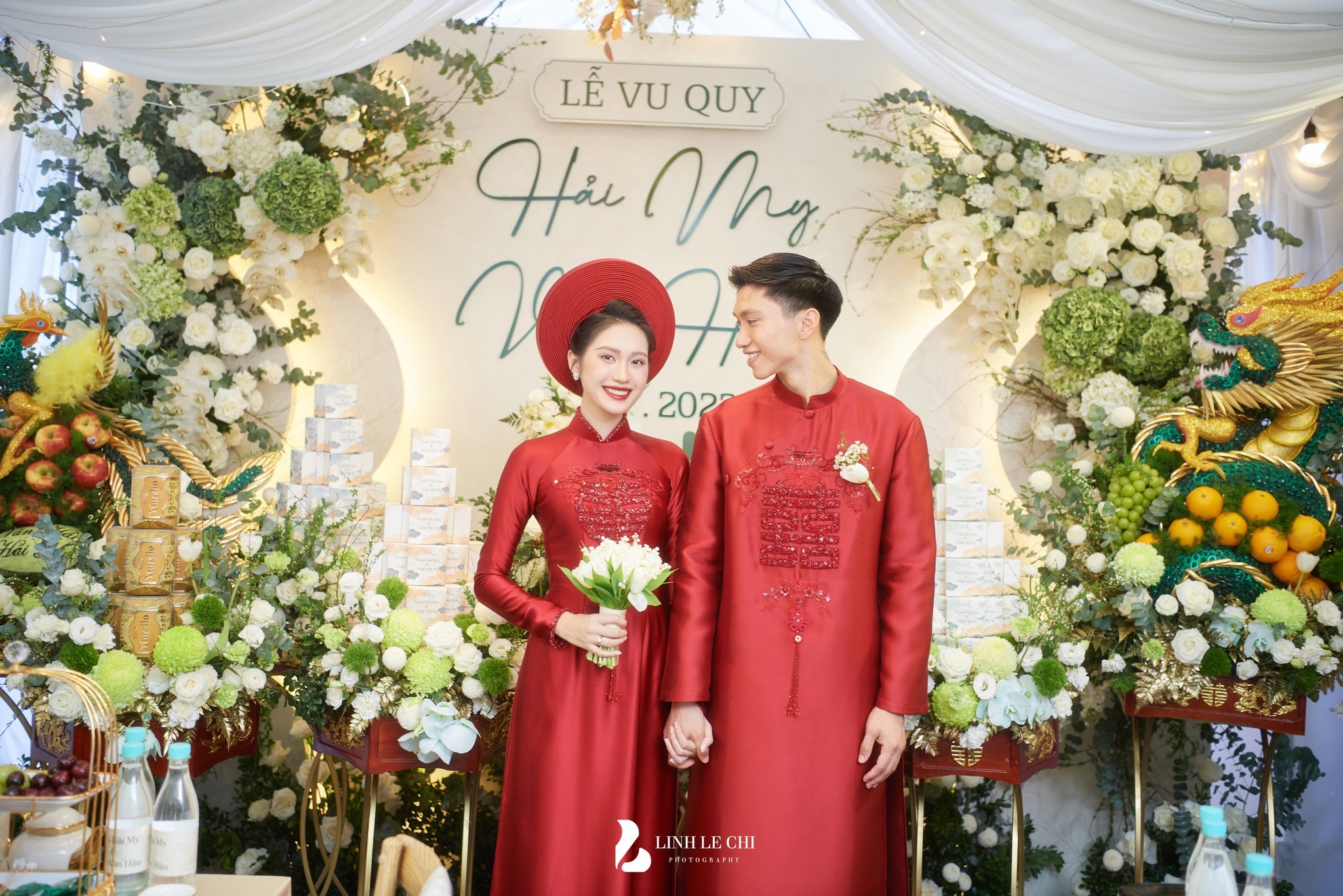 Đoàn Văn Hậu - Doãn Hải My nên duyên vợ chồng: Cô dâu vàng đeo trĩu cổ, bật khóc nức nở - Ảnh 2