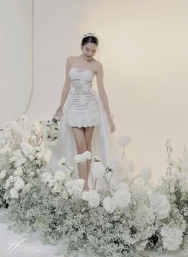 Doãn Hải My vẫn giữ được vóc dáng gọn gàng, mảnh mai sẵn sàng làm cô dâu xinh đẹp của Đoàn Văn Hậu. Ảnh: Internet Doãn Hải My vẫn giữ được vóc dáng gọn gàng, mảnh mai sẵn sàng làm cô dâu xinh đẹp của Đoàn Văn Hậu. Ảnh: Internet