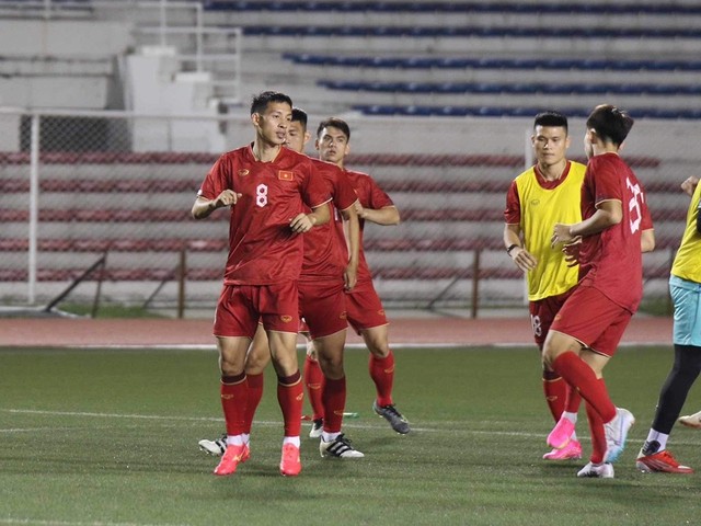 Tuyển Việt Nam có 3 buổi tập trên sân Rizal Memorial. Ảnh: Internet Tuyển Việt Nam có 3 buổi tập trên sân Rizal Memorial. Ảnh: Internet