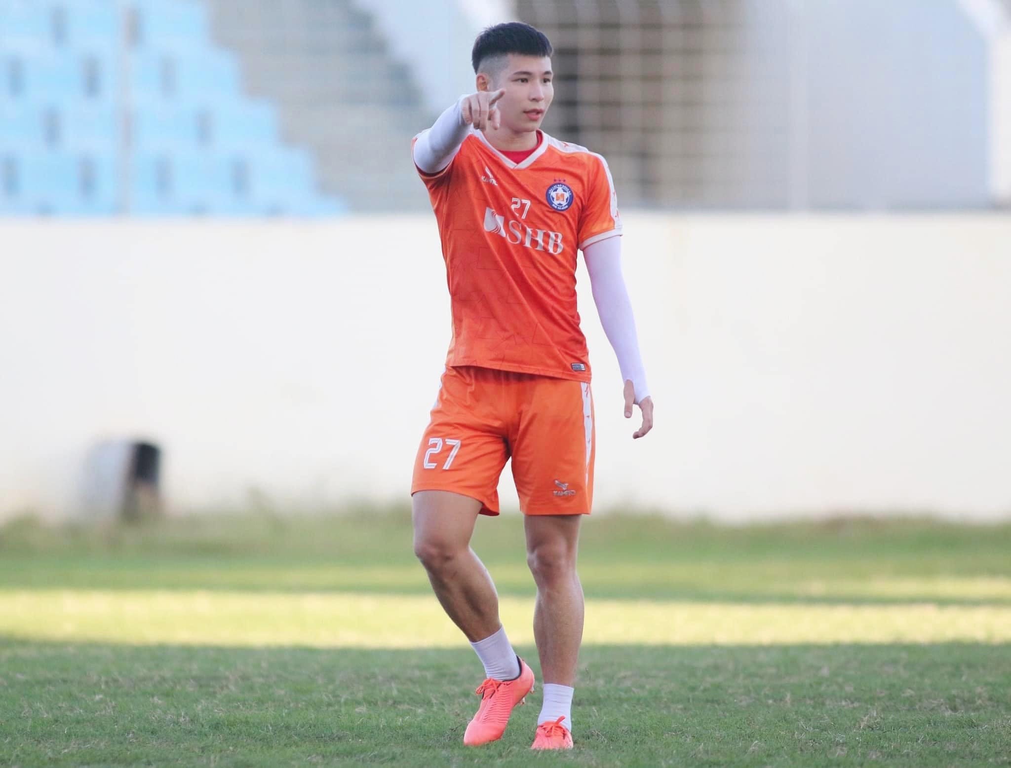 Quang Vinh hiện đang thi đấu trong màu áo SHB Đà Nẵng