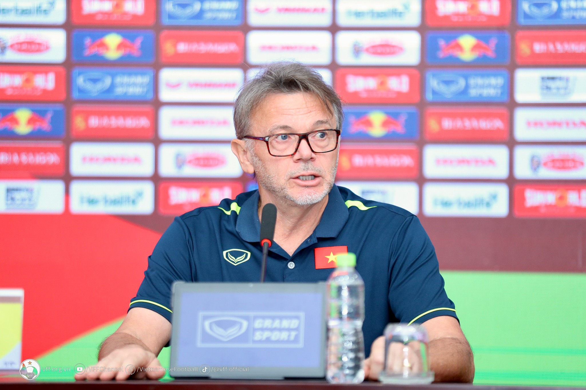 HLV Philippe Troussier tỏ ra tự tin trước sự chuẩn bị của tuyển Việt Nam