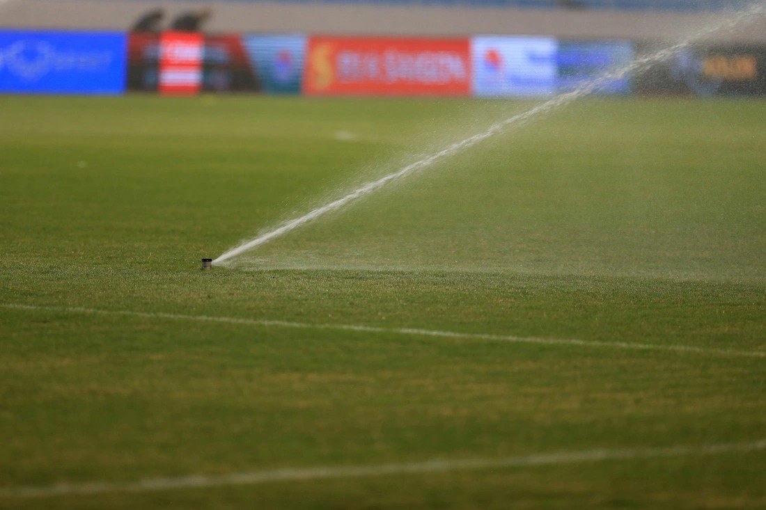 Hệ thống tưới nước tự động của sân vận động Mỹ Đình