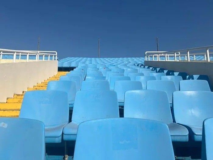 Nhìn tổng quan các hạng mục của sân Mỹ Đình không có sự thay đổi nhiều. Khu vực khán đài ghế ngồi tuy cũ nhưng được lau dọn khá sạch sẽ