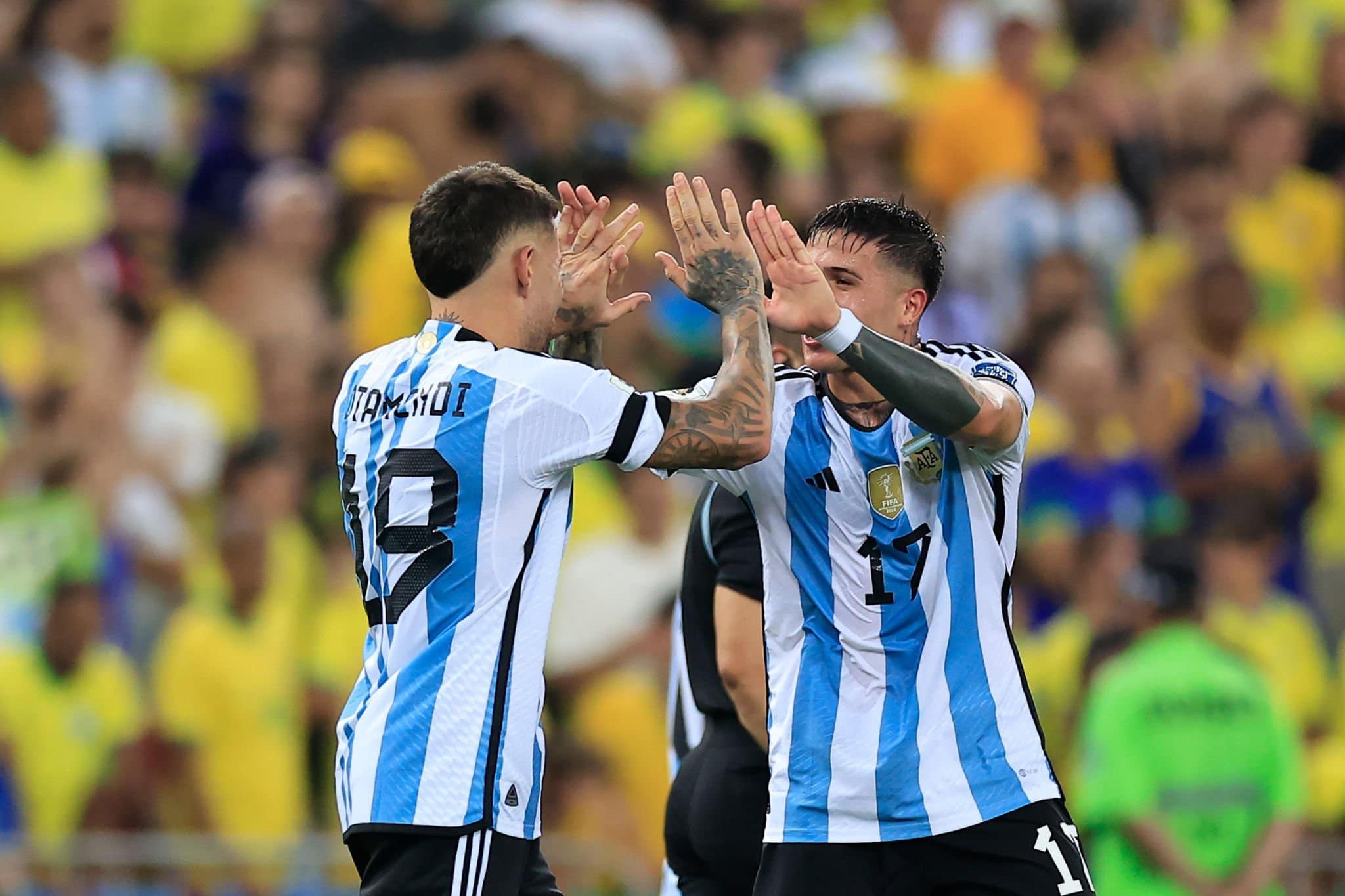 Siêu kinh điển Nam Mỹ: Brazil trắng tay trước Argentina ngay trên sân nhà - Ảnh 4 Siêu kinh điển Nam Mỹ: Brazil trắng tay trước Argentina ngay trên sân nhà - Ảnh 4