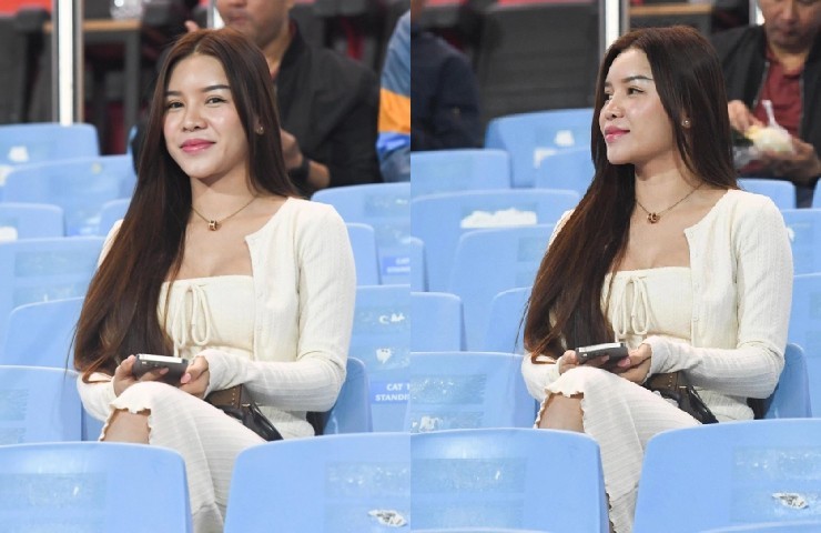 Vừa qua, Yến Xuân đã có mặt tại SVĐ Mỹ Đình để cổ vũ cho bạn trai tuyển Việt Nam. Người đẹp nhận được nhiều chú ý với nhan sắc cuốn hút, tươi tắn