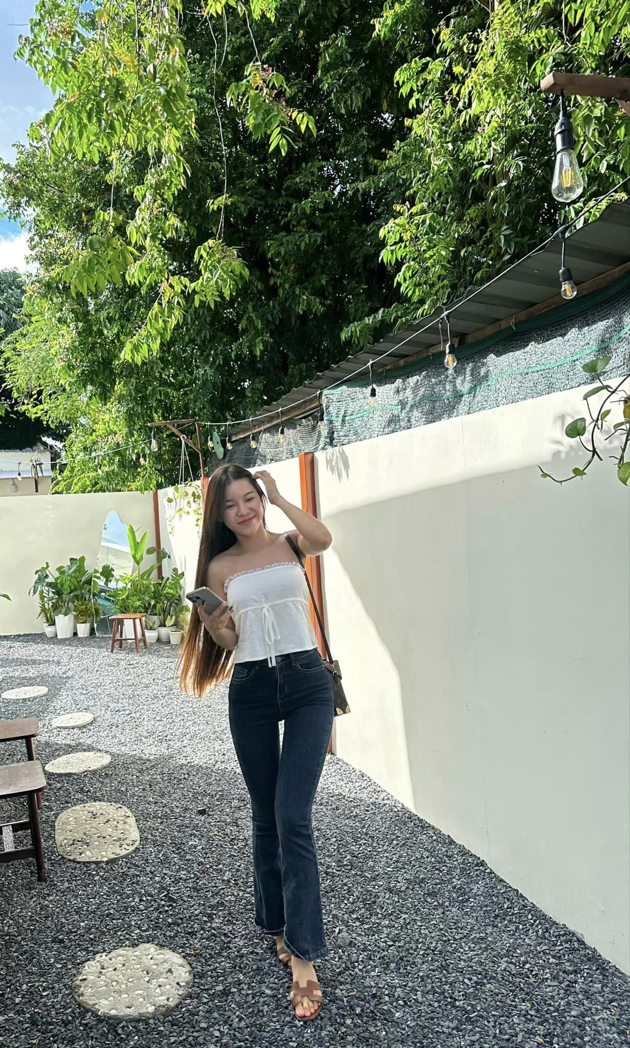 Những đường cong tuyệt mỹ của Yến Xuân khiến nhiều người phải tấm tắc khen