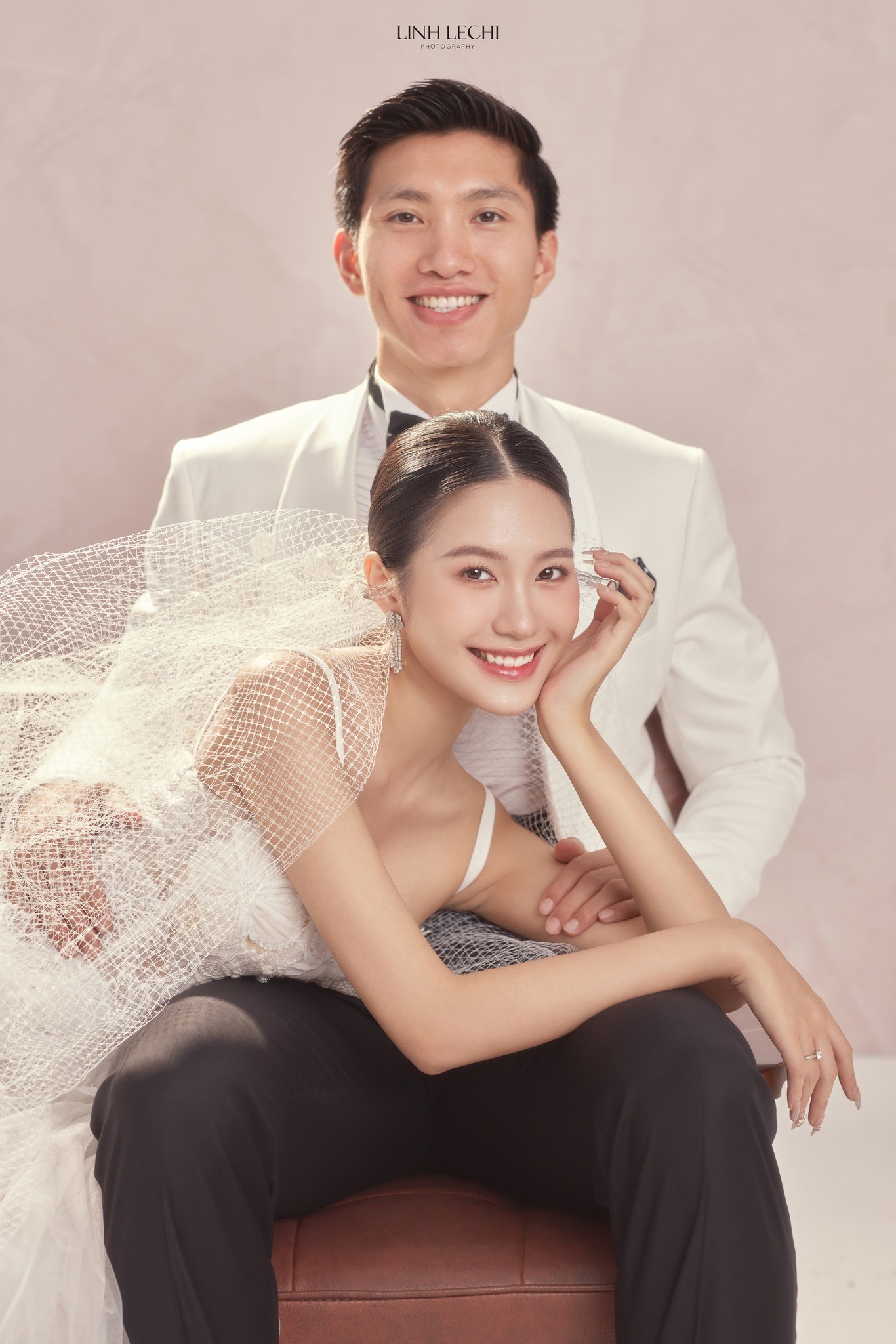 Đoàn Văn Hậu và Doãn Hải My đã hẹn hò được hơn 3 năm. Cặp đôi được đánh giá là xứng lứa vừa đôi và có tướng phu thê. Ảnh: FB Linh Le Chi