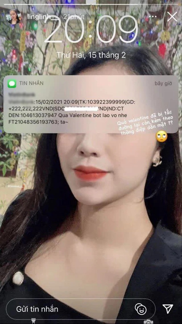 Anh từng gây chú ý khi chuyên khoản hơn 222 triệu đồng cho vợ. Anh từng gây chú ý khi chuyên khoản hơn 222 triệu đồng cho vợ.