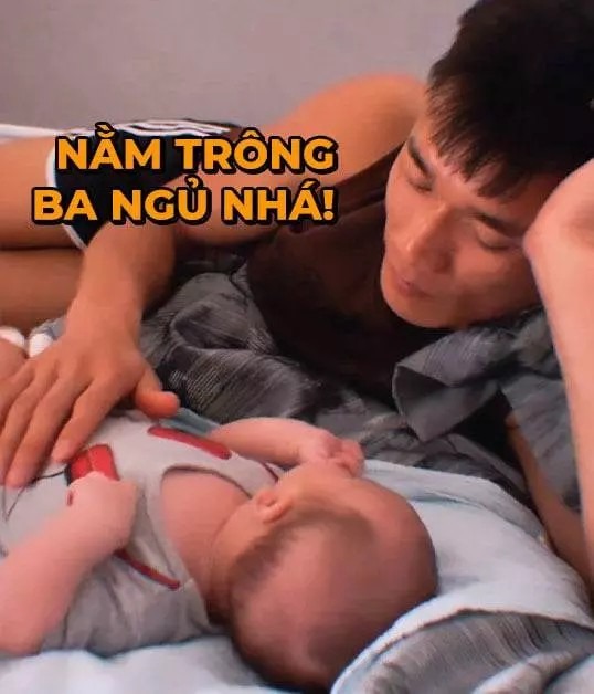 Nam cầu thủ thể hiện bản thân là một ông bố mẫu mực Nam cầu thủ thể hiện bản thân là một ông bố mẫu mực
