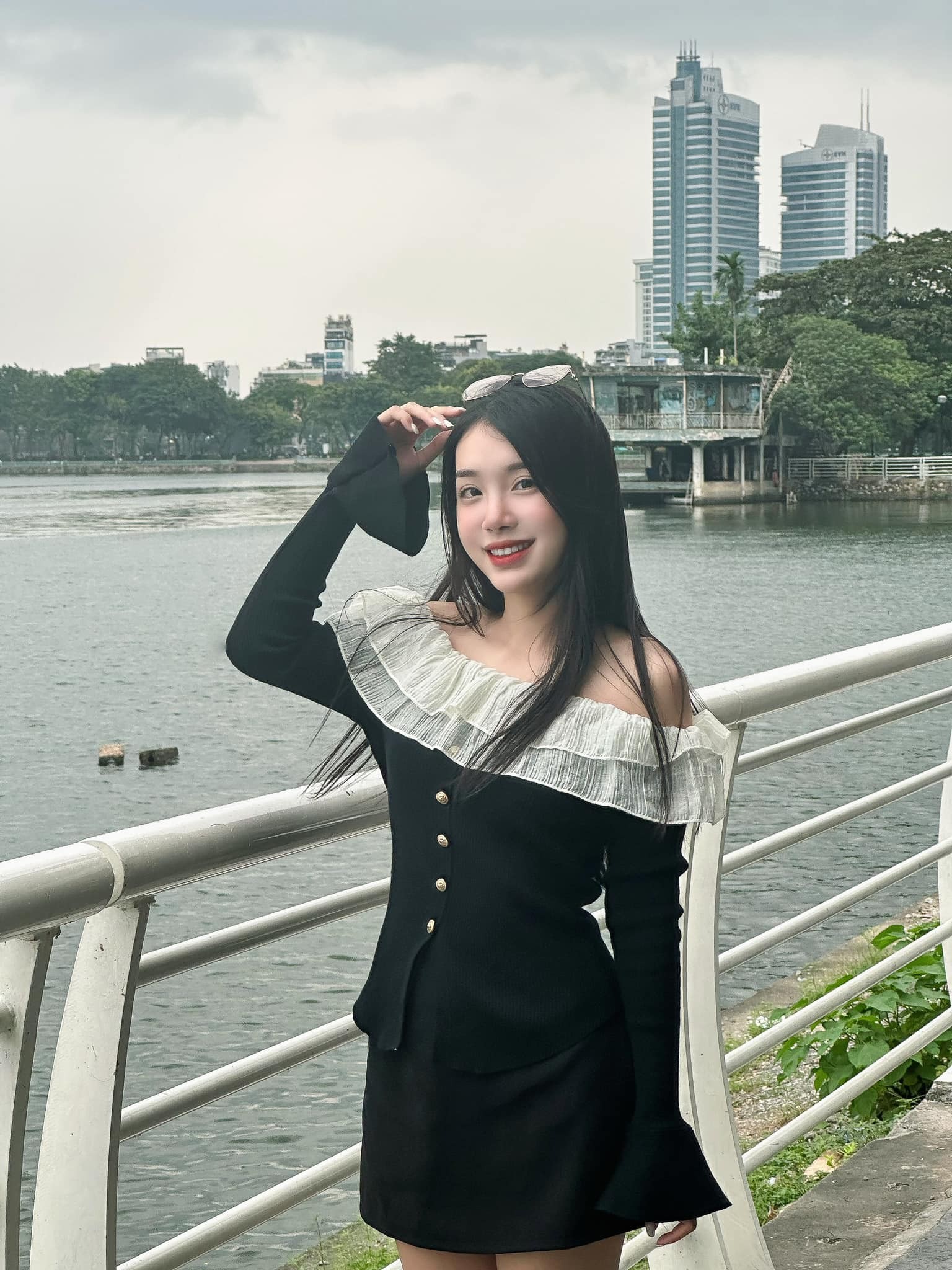 Vũ Minh Anh được đánh giá là một trong những nàng WAG xinh xắn nhất của lứa cầu thủ U22 Việt Nam hiện tại. Ảnh: FBNV