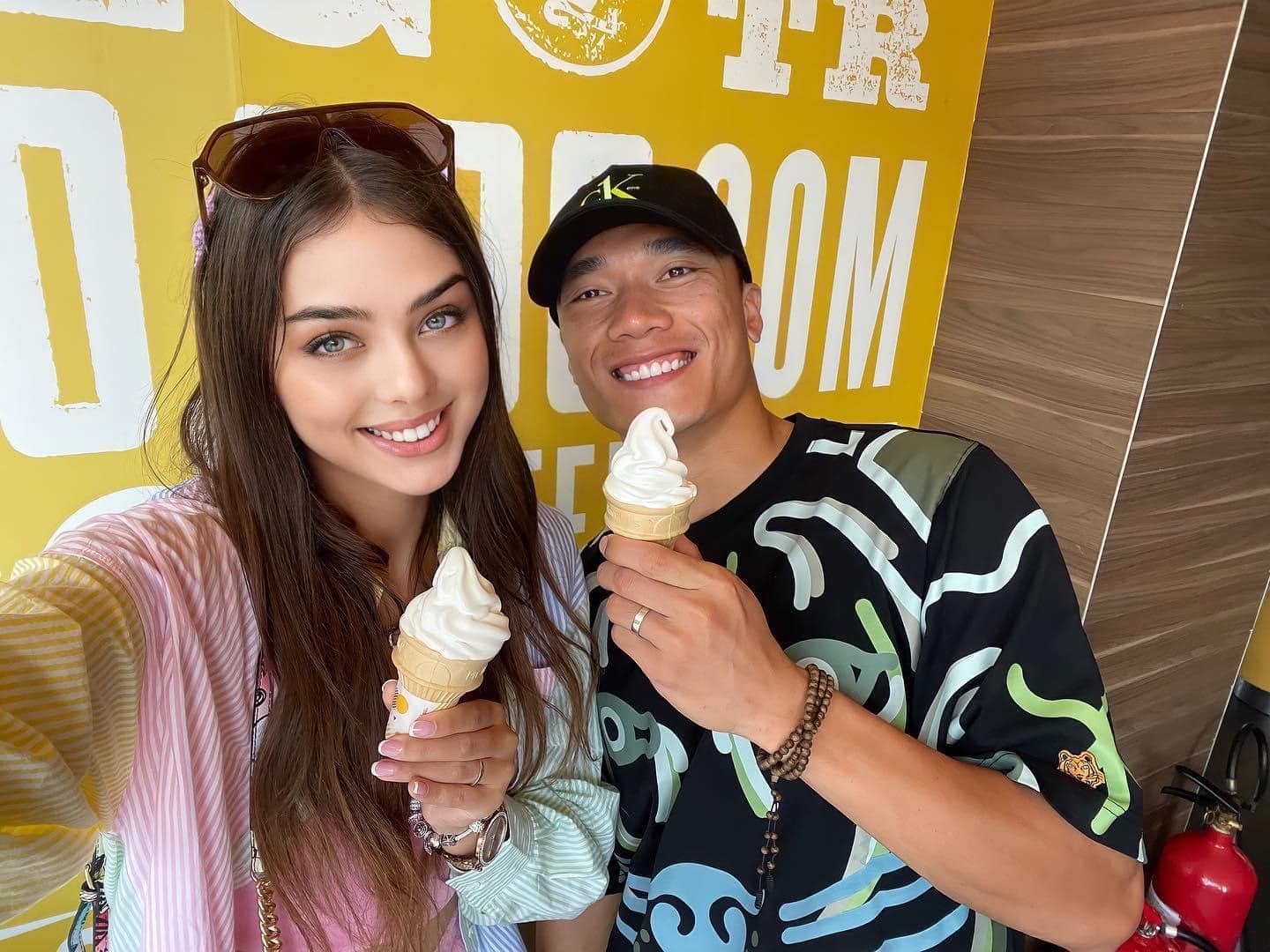 Dianka Zakhidova - vợ của thủ môn Bùi Tiến Dũng khiến các fan trầm trồ bởi nhan sắc ngày càng thăng hạng dù đã là “gái một con”