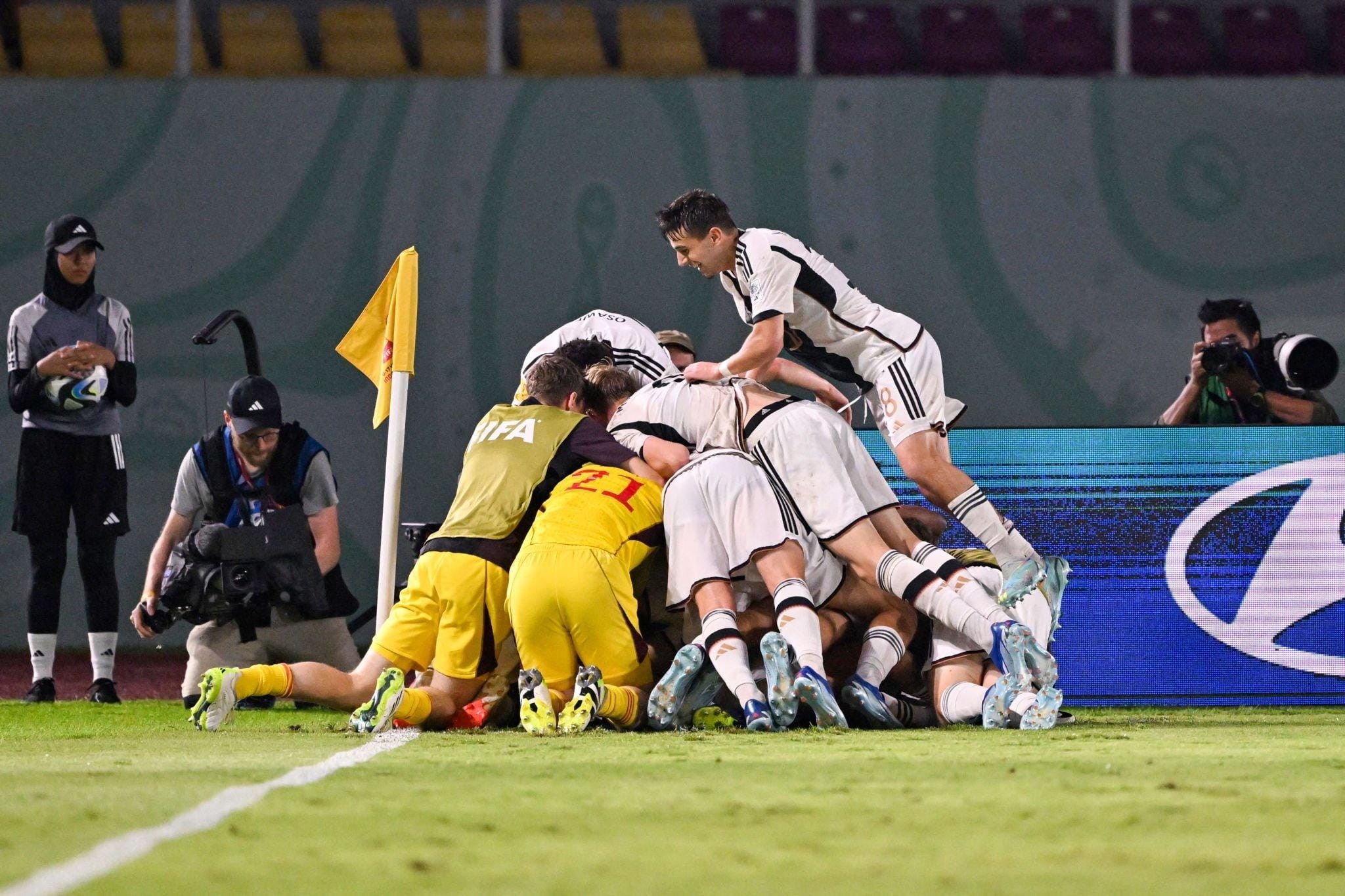 Xác định đội bóng giành chức vô địch U17 World Cup 2023 - Ảnh 4