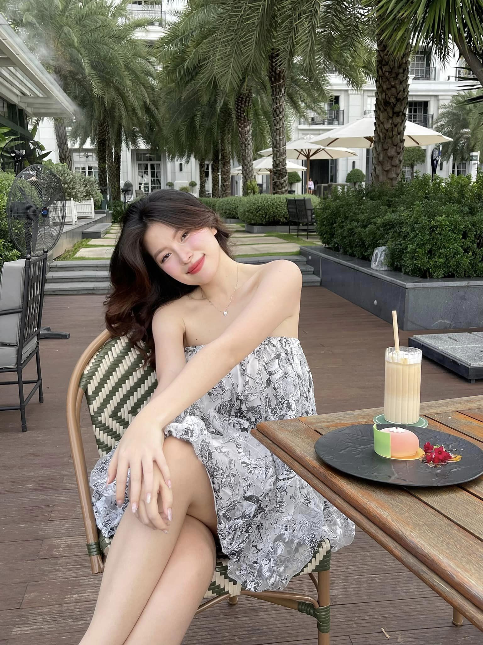 Thụy Hân là một trong những số ít nàng WAG của giới cầu thủ Việt theo đuổi phong cách ăn mặc đầy sexy Thụy Hân là một trong những số ít nàng WAG của giới cầu thủ Việt theo đuổi phong cách ăn mặc đầy sexy
