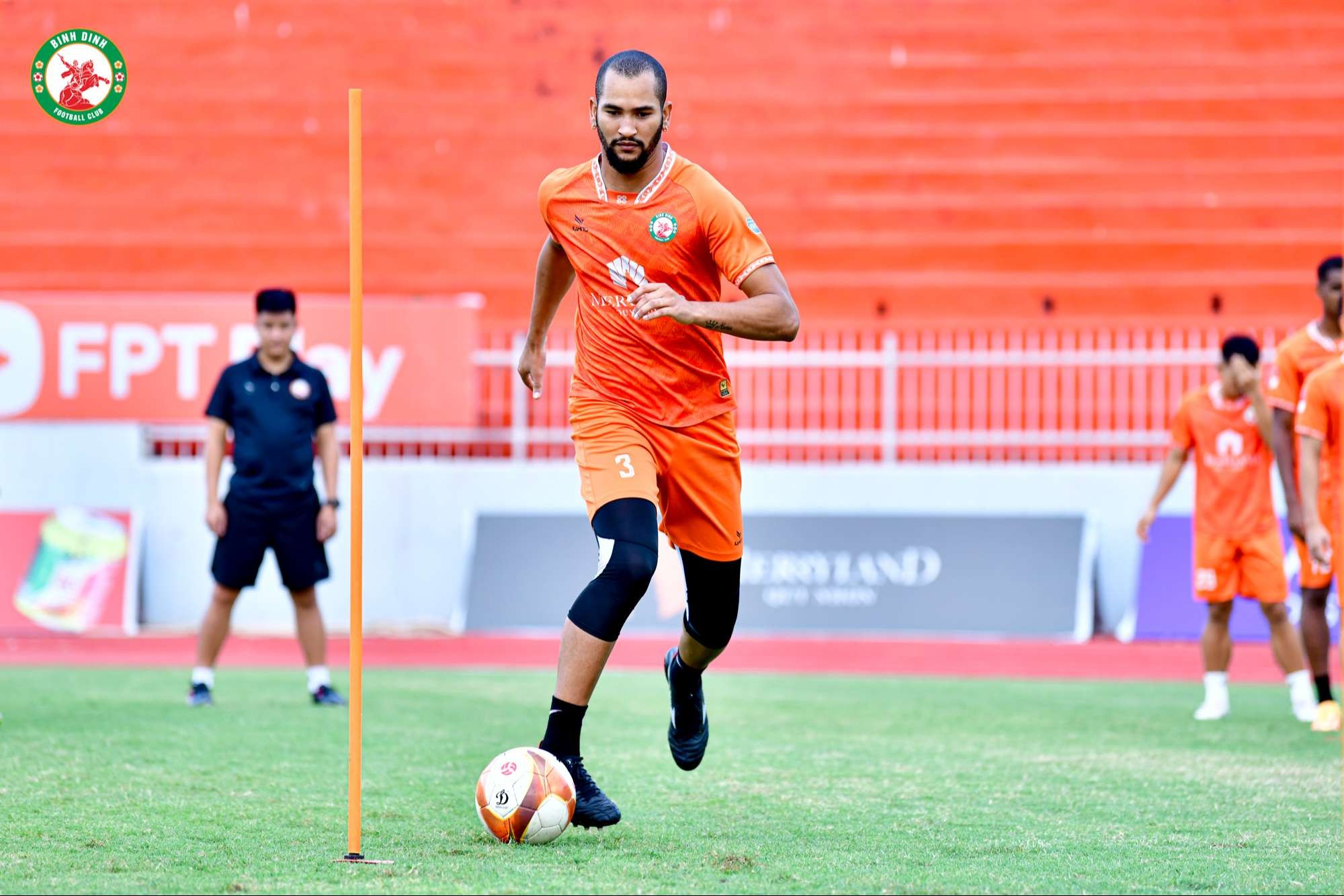 Trung vệ Marlon. Ảnh: CLB Bình Định
