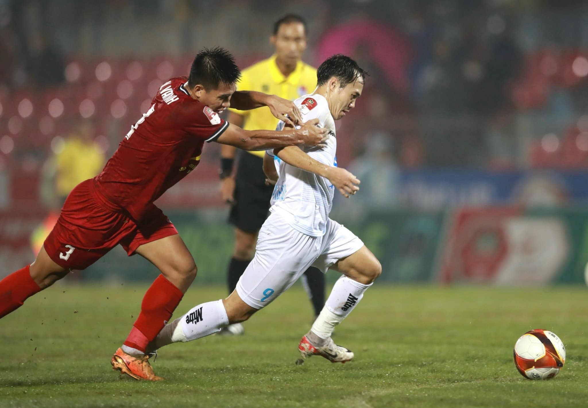 Tiền đạo Văn Toàn thi đấu ấn tượng ở trận thắng Hà Tĩnh. Ảnh: Internet