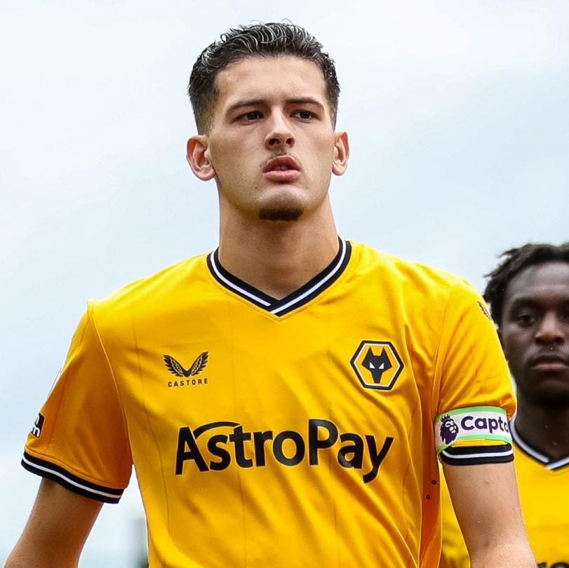 Trung vệ Justin Hubner đang thuộc biên chế CLB Wolverhampton. Ảnh: Internet Trung vệ Justin Hubner đang thuộc biên chế CLB Wolverhampton. Ảnh: Internet