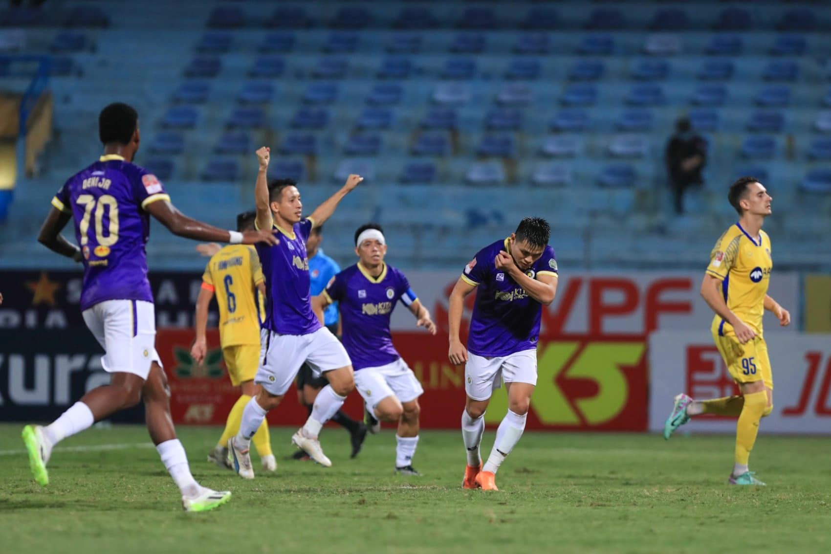 Hà Nội FC có chiến thắng thuyết phục trước SLNA. Ảnh: Hà Nội FC