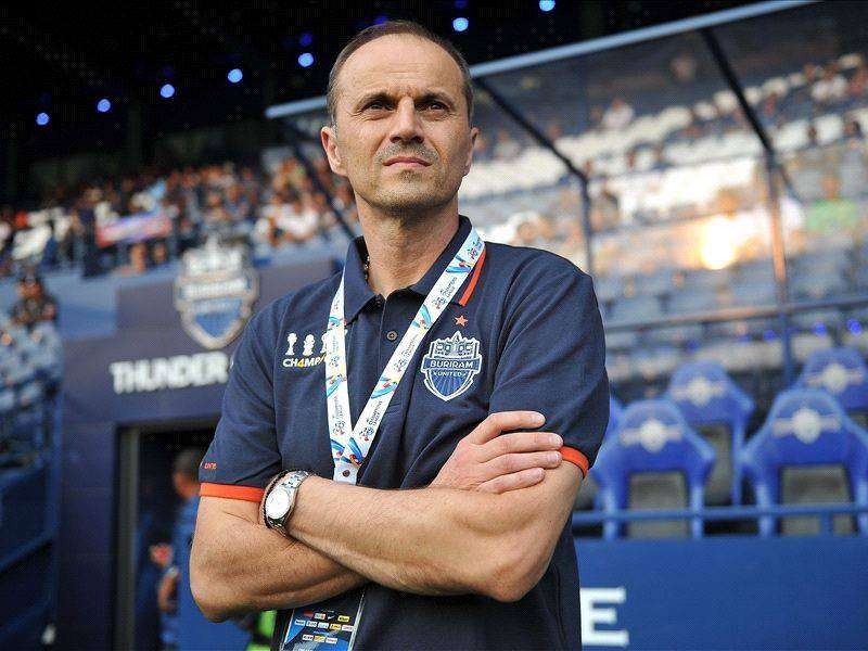 Ông Bozidar Bandovic gặt hái được nhiều thành công khi dẫn dắt Buriram United. Ảnh: Internet Ông Bozidar Bandovic gặt hái được nhiều thành công khi dẫn dắt Buriram United. Ảnh: Internet