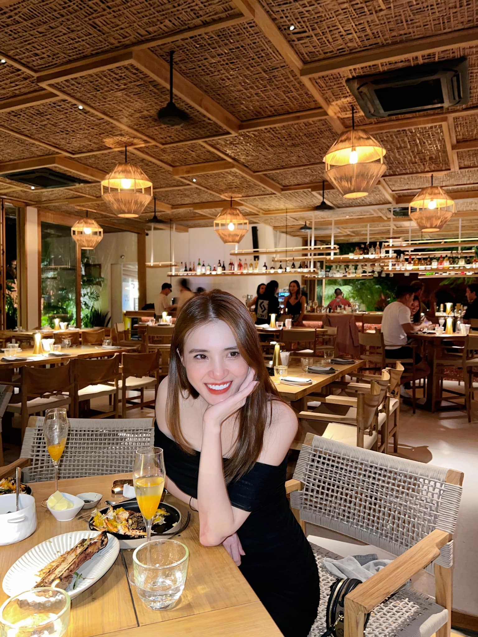 Hot girl xứ Nghệ cũng được nhận xét ngày càng “đẹp mặn mà” theo thời gian.