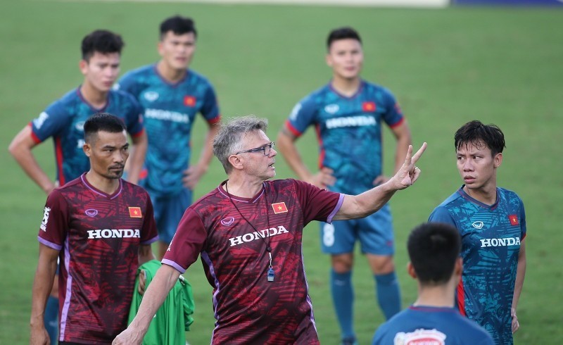 HLV Troussier lùi ngày hội quân tuyển Việt Nam. Ảnh: Internet HLV Troussier lùi ngày hội quân tuyển Việt Nam. Ảnh: Internet