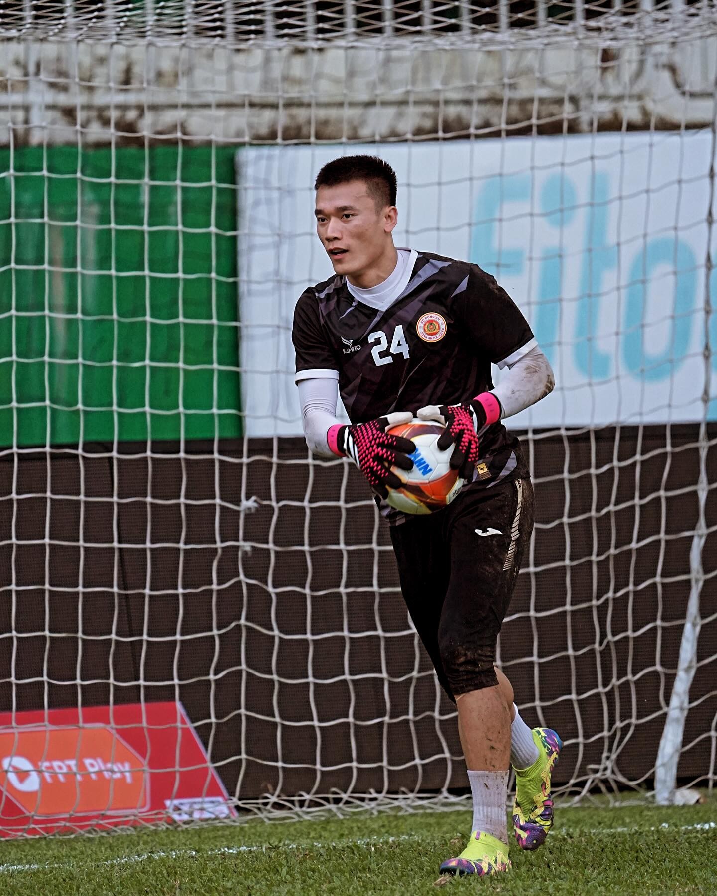 Thủ môn Bùi Tiến Dũng khả năng cao sẽ được CAHN cho HAGL mượn. Ảnh: Internet