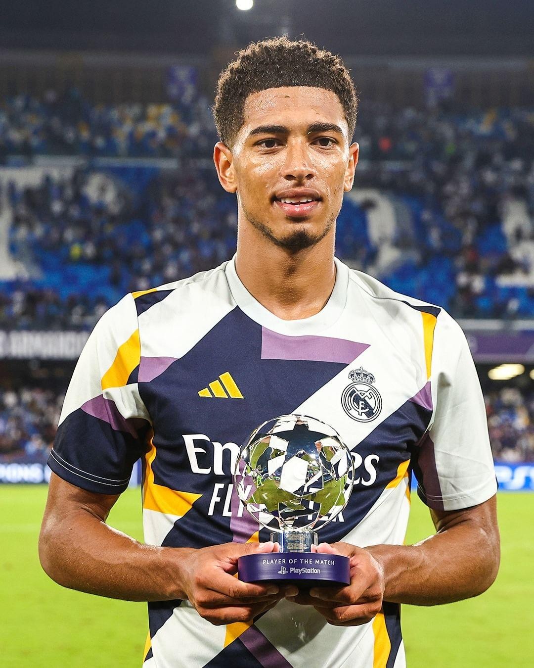 Jude Bellingham tỏa sáng trong màu áo Dormtund, sau đó tiếp tục thăng hoa khi chuyển sang Real Madrid. Đến nay, cầu thủ người Anh đã ghi 17 bàn cho đội bóng Hoàng gia Tây Ban Nha ở mùa này