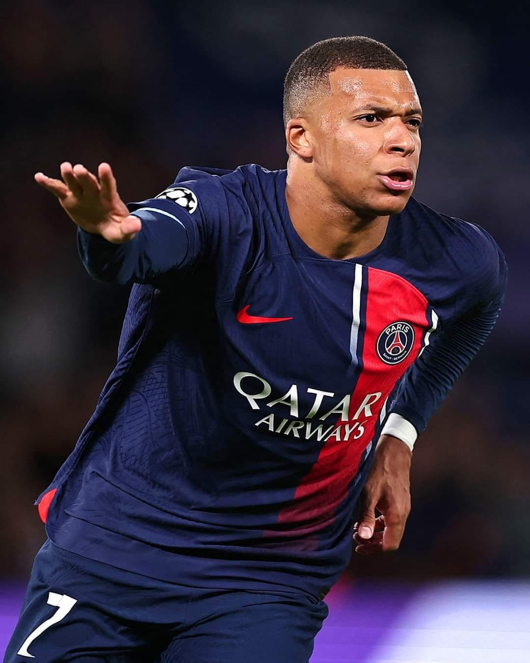 Kylian Mbappe cũng ghi hơn 50 bàn trong năm 2023. Ở tuổi 24, chân sút người Pháp vẫn còn rất nhiều thời gian để vươn mình đến đẳng cấp của Ronaldo và Messi