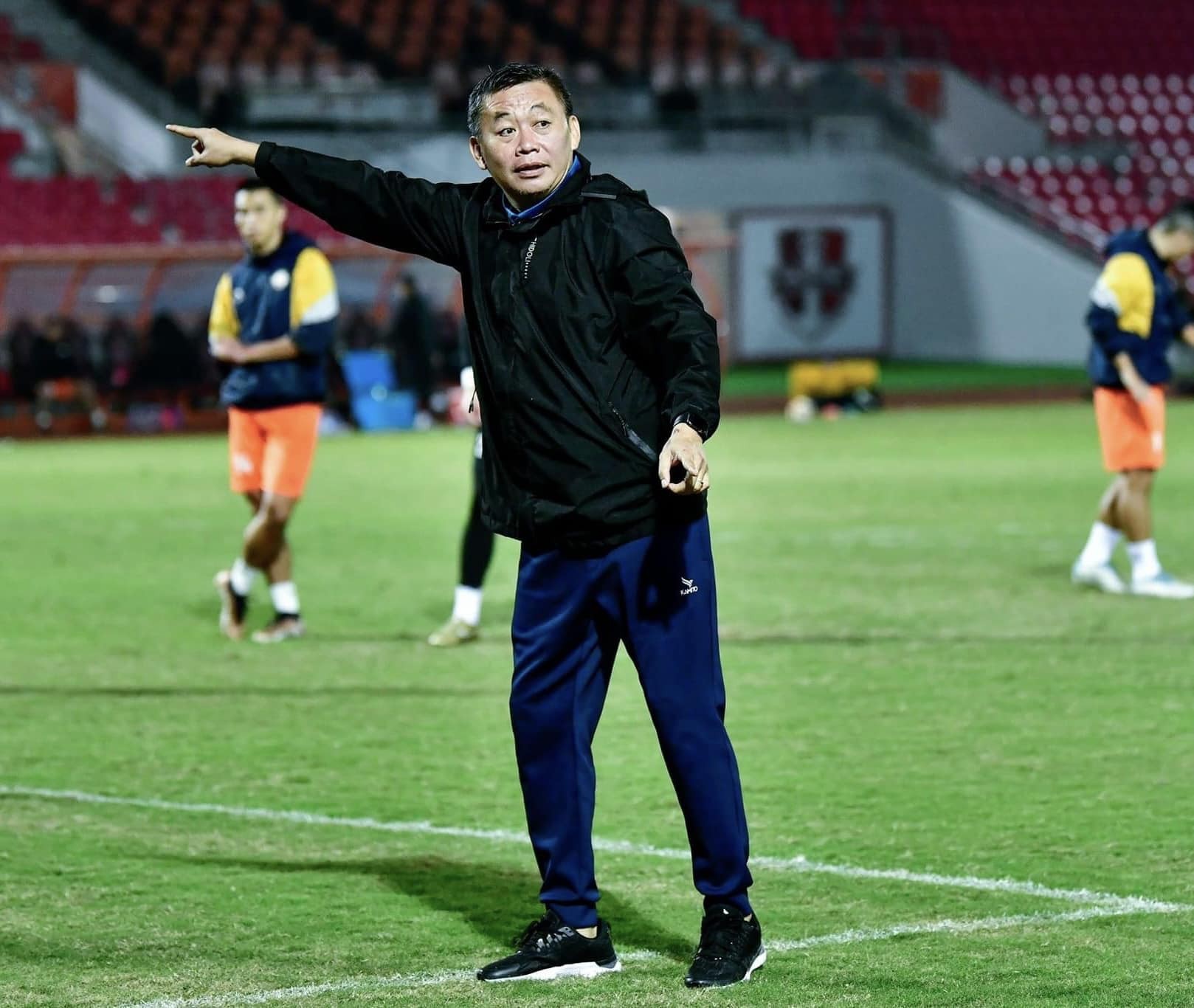 HLV Bùi Đoàn Quang Huy xúc động khi học trò được gọi lên tuyển Việt Nam. Ảnh: Internet