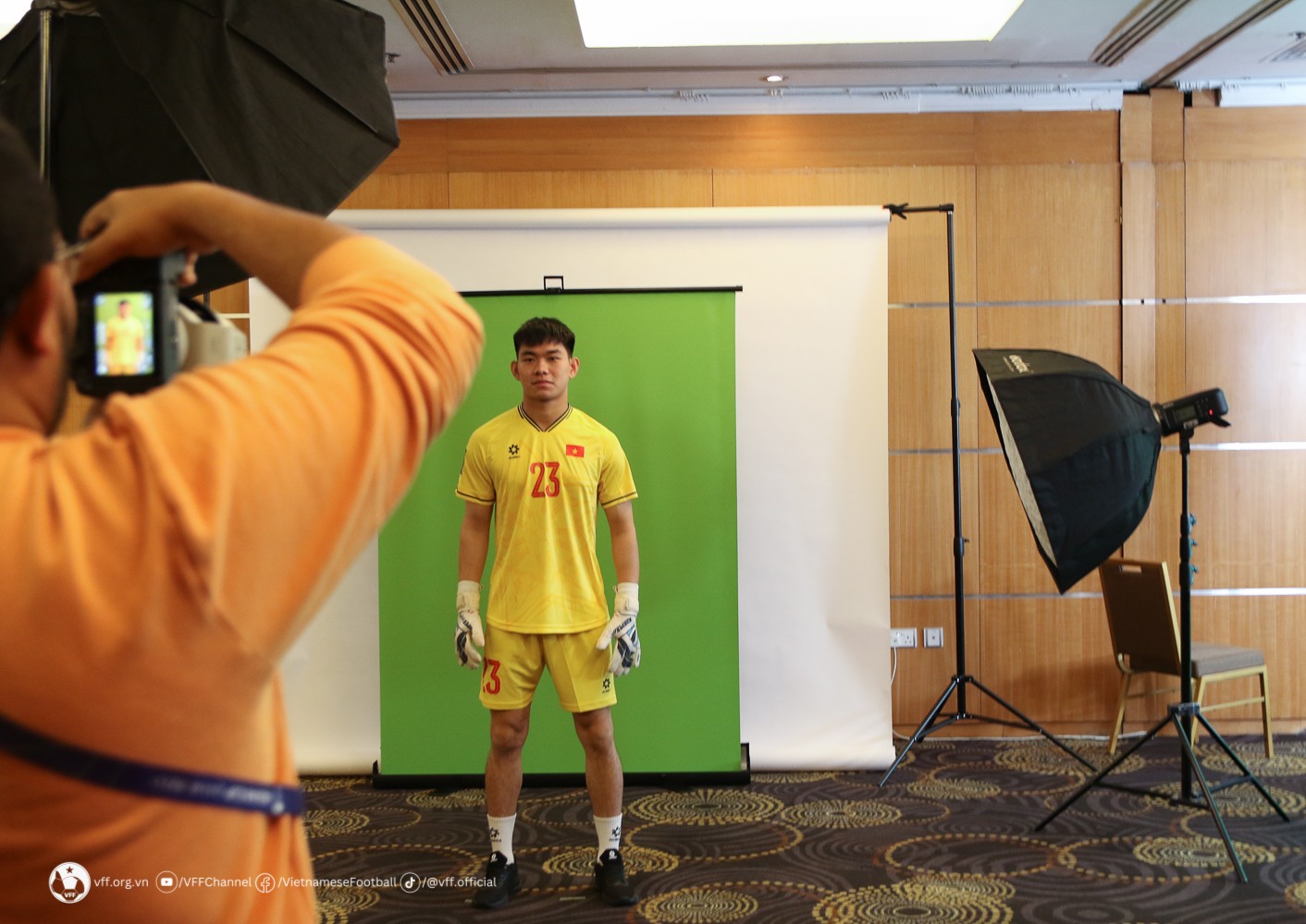 Tuyển Việt Nam rạng rỡ chụp ảnh truyền thông trước thềm Asian Cup 2023 - Ảnh 11