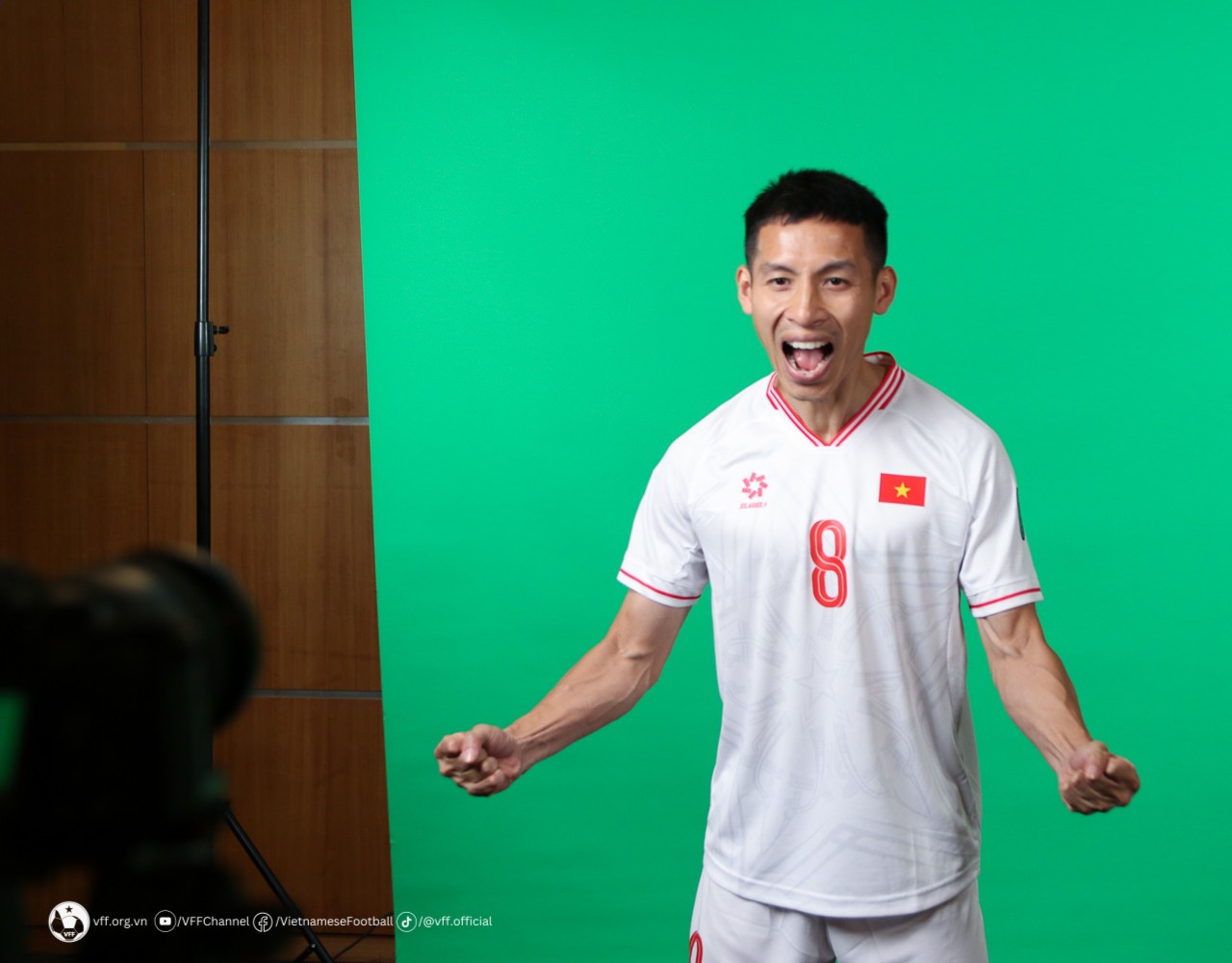 Tuyển Việt Nam rạng rỡ chụp ảnh truyền thông trước thềm Asian Cup 2023 - Ảnh 8