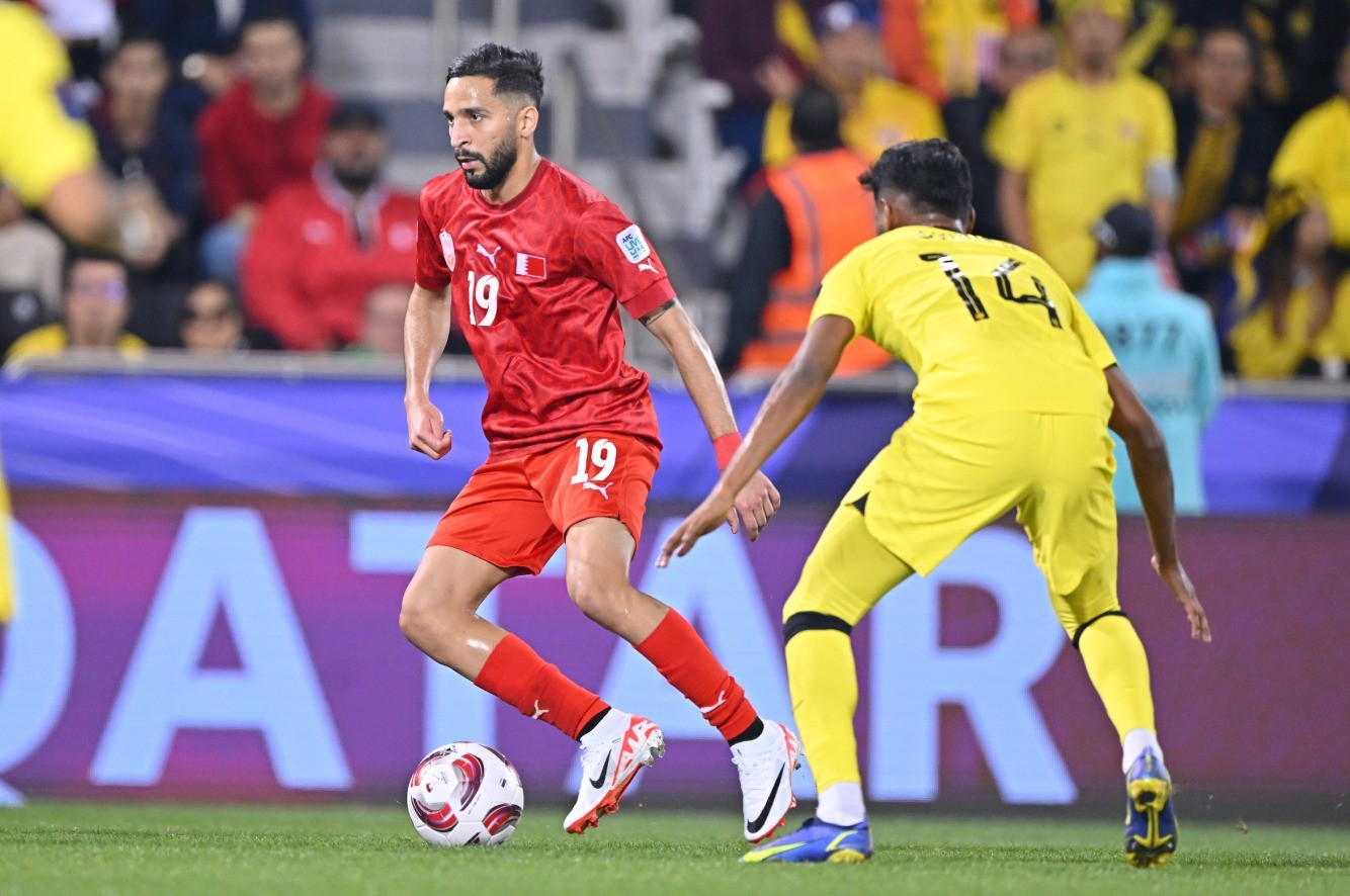 Hazza Ali Ateeq Mubarak trong trận gặp Malaysia ở vòng bảng Asian Cup 2023. Ảnh: Internet Hazza Ali Ateeq Mubarak trong trận gặp Malaysia ở vòng bảng Asian Cup 2023. Ảnh: Internet