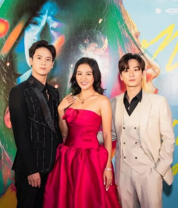 Showbiz giải trí 24/6: Việt Anh đón hỷ sự, Văn Mai Hương lần đầu hiếm hoi tiết lộ về tình yêu - Ảnh 3 Showbiz giải trí 24/6: Việt Anh đón hỷ sự, Văn Mai Hương lần đầu hiếm hoi tiết lộ về tình yêu - Ảnh 3