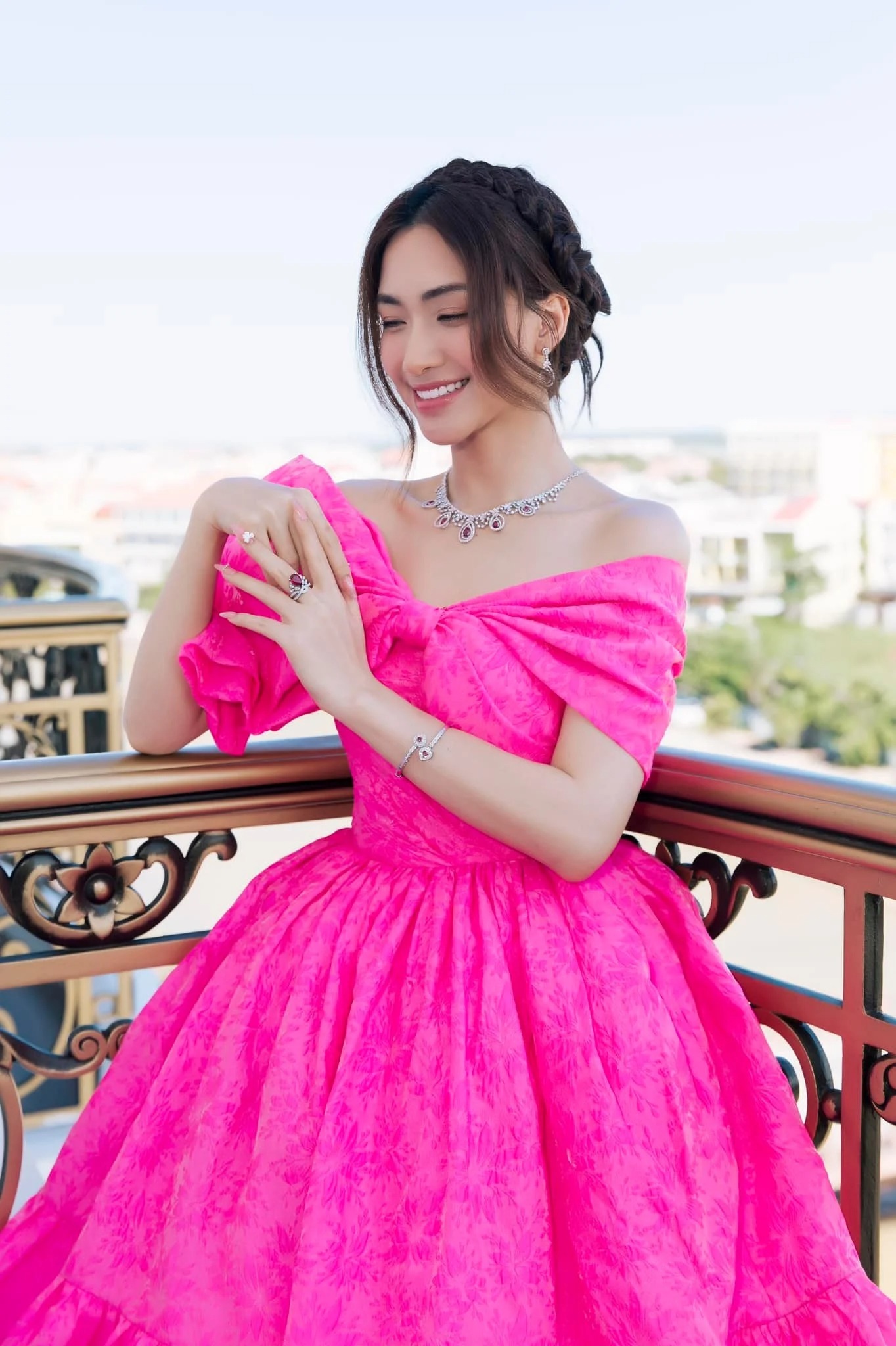 Showbiz giải trí 25/6: MC Thảo Vân cay đắng tiết lộ một điều, Đỗ Thị Hà 'đốt mắt' người nhìn với bikini 2 mảnh - Ảnh 3