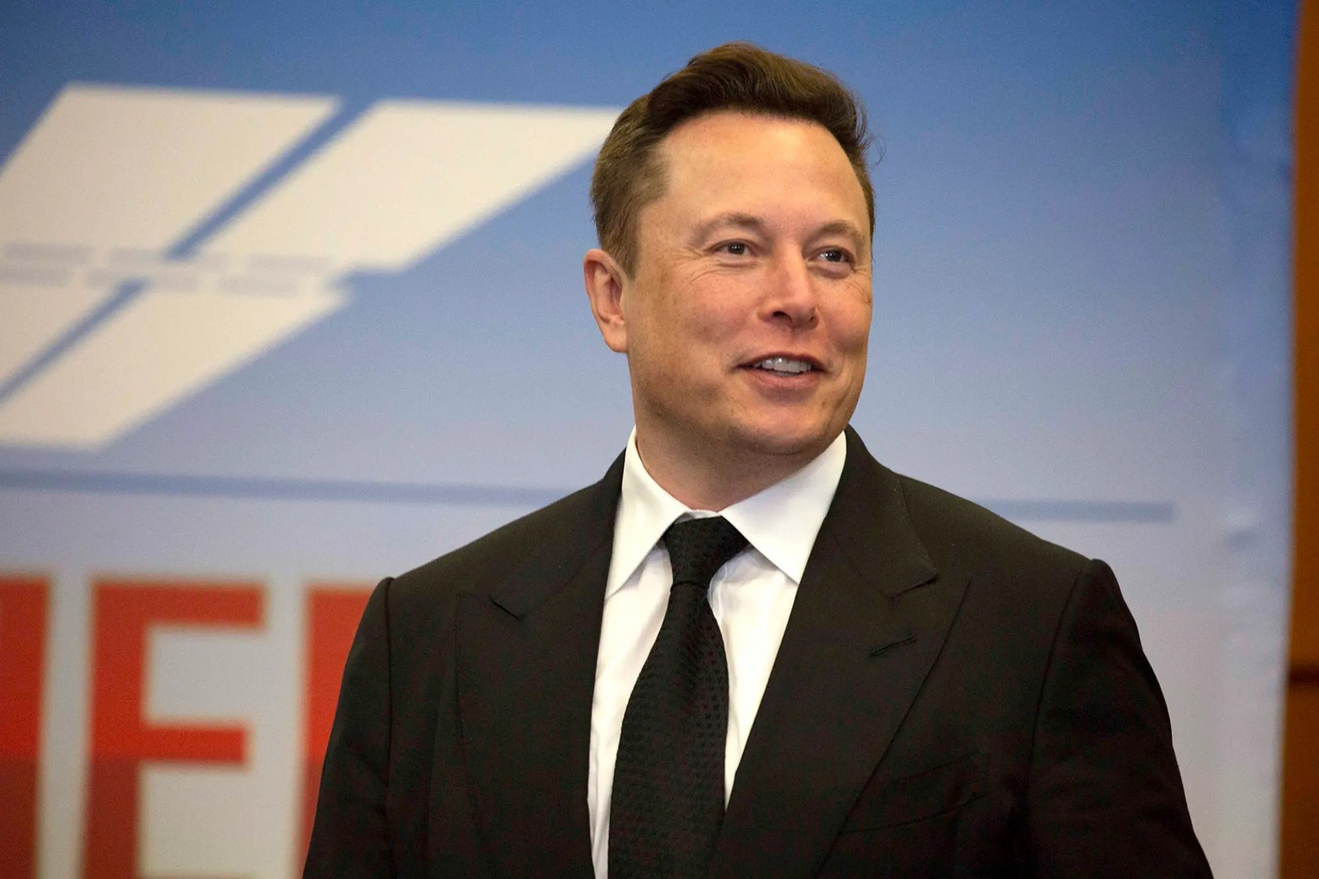 Elon Musk và bố đều có quan điểm con người đến Trái đất này phải duy trì nòi giống.