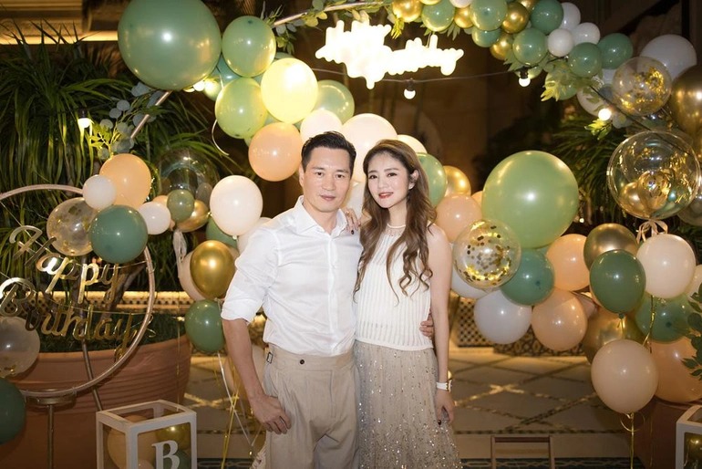 Sau khi kết hôn, An Dĩ Hiên rút khỏi ngành giải trí để chăm lo cho gia đình.