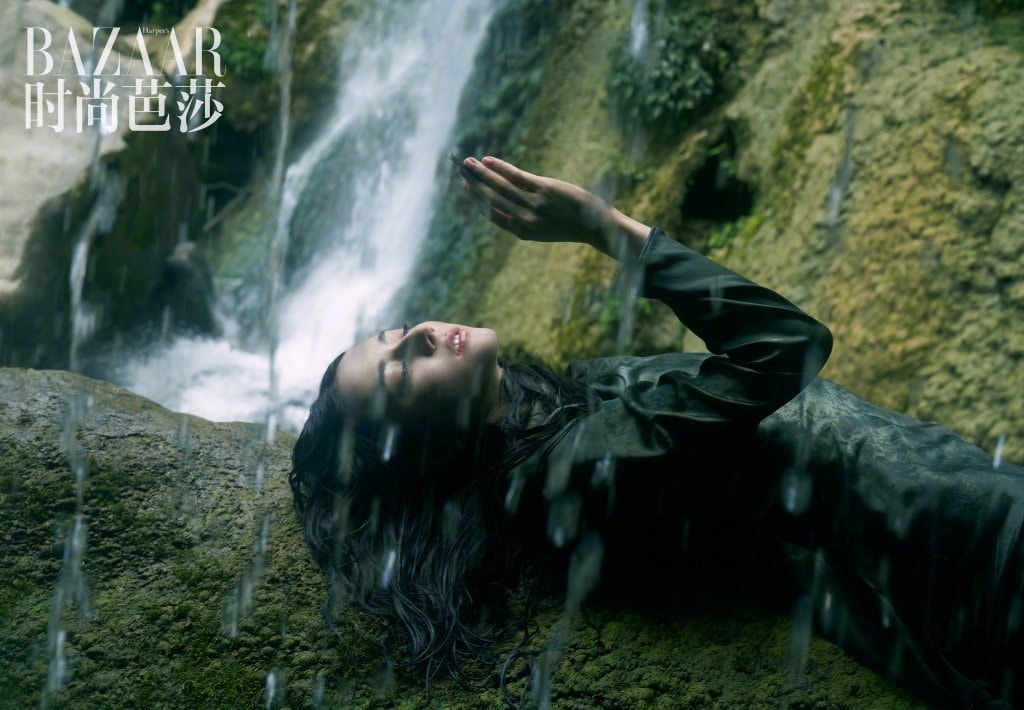 Bộ ảnh nhận về nhiều ý kiến trái chiều của CDM.