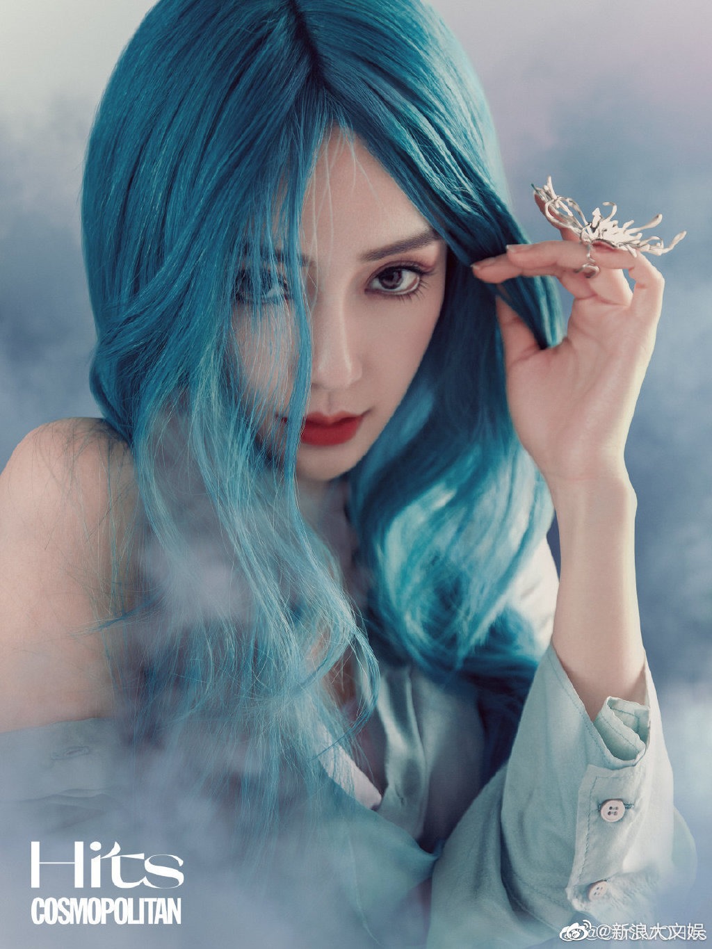 Angela Baby là một trong những sao nữ nổi tiếng nhờ nhan sắc xinh đẹp. Các tạo hình của cô nàng thường không làm người hâm mộ và CDM phải thất vọng. Với mái tóc xanh này, Angela Baby đẹp như mỹ nhân trong đồ họa. Angela Baby là một trong những sao nữ nổi tiếng nhờ nhan sắc xinh đẹp. Các tạo hình của cô nàng thường không làm người hâm mộ và CDM phải thất vọng. Với mái tóc xanh này, Angela Baby đẹp như mỹ nhân trong đồ họa.