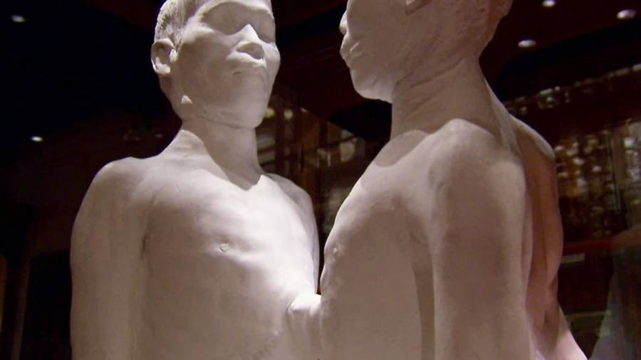 Bí ẩn 2 anh em song sinh dính liền lấy 2 chị em, sinh được 21 người con và có 1.500 hậu duệ - Ảnh 3