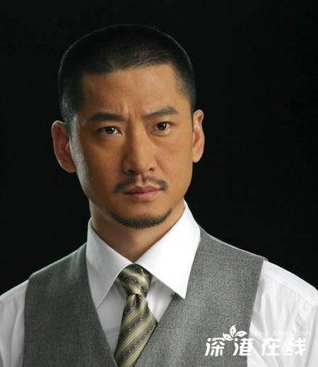 52 tuổi, Châu Kiệt bị một cô gái 'nắm thóp' hẹn hò - Ảnh 1 52 tuổi, Châu Kiệt bị một cô gái 'nắm thóp' hẹn hò - Ảnh 1