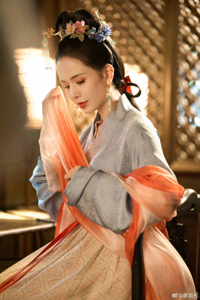 Lý Nhược Đồng đẹp như gái đôi mươi trong tạo hình mỹ nhân Đường, Tống