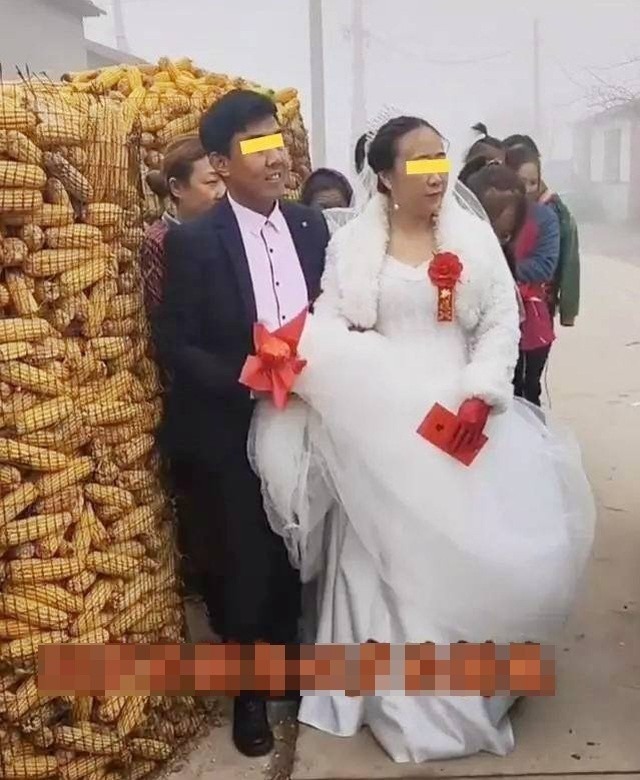 Bị gái trẻ 'cắm sừng', chàng trai ôm hận chi gần 700 triệu cưới bằng được mẹ đơn thân - Ảnh 1