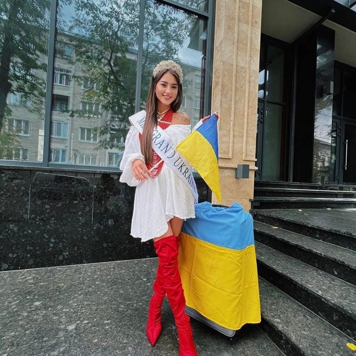 Được xếp chung phòng với hoa hậu Nga, hoa hậu Ukraine tỏ thái độ 2